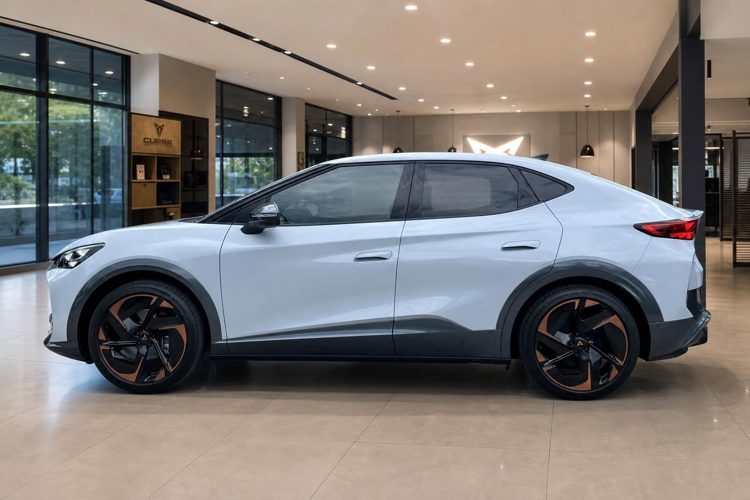 Cupra Formentor Weiß, Seitenansicht im Showroom