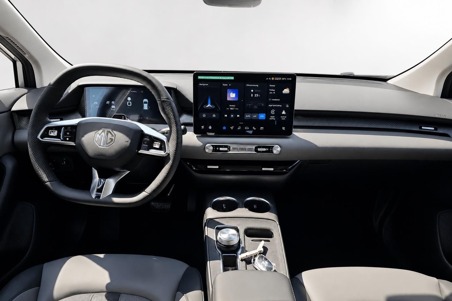 MG Cockpit mit Lenkrad und Touchscreen Infotainment System