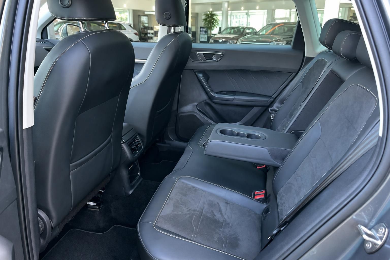 SEAT Fond mit Rücksitzen und Lederausstattung im Detail