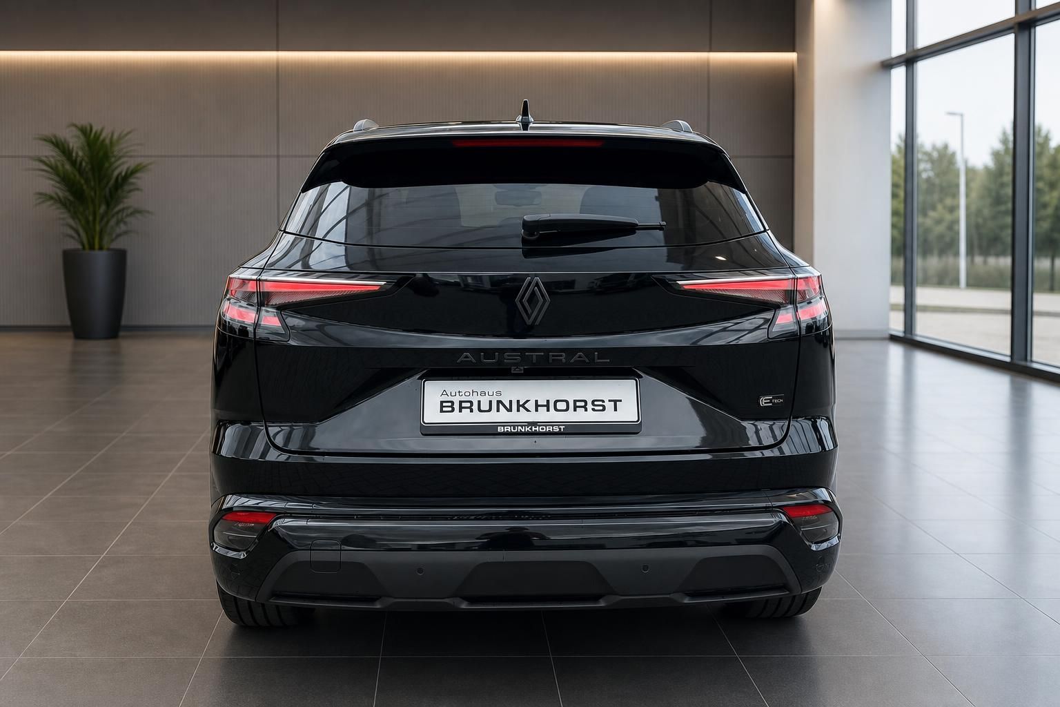 Renault Austral schwarz Heckansicht im Autohaus Brunkhorst Showroom