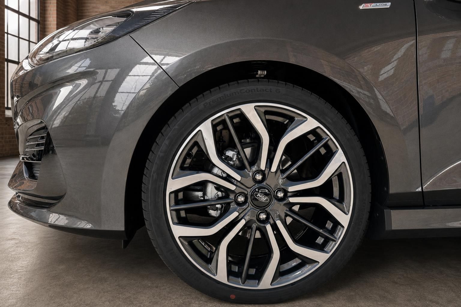 Ford Fiesta ST-Line Detailansicht Leichtmetallfelge mit Continental PremiumContact Reifen
