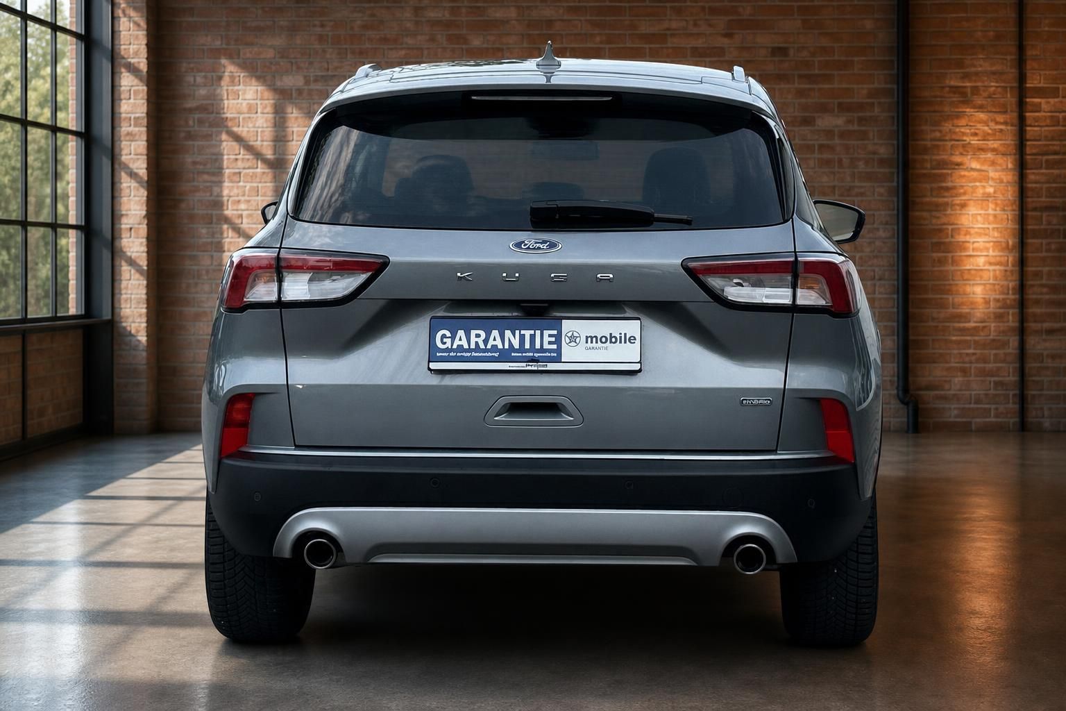 Ford Kuga grau Heckansicht frontal mit Kennzeichenhalter Garantie