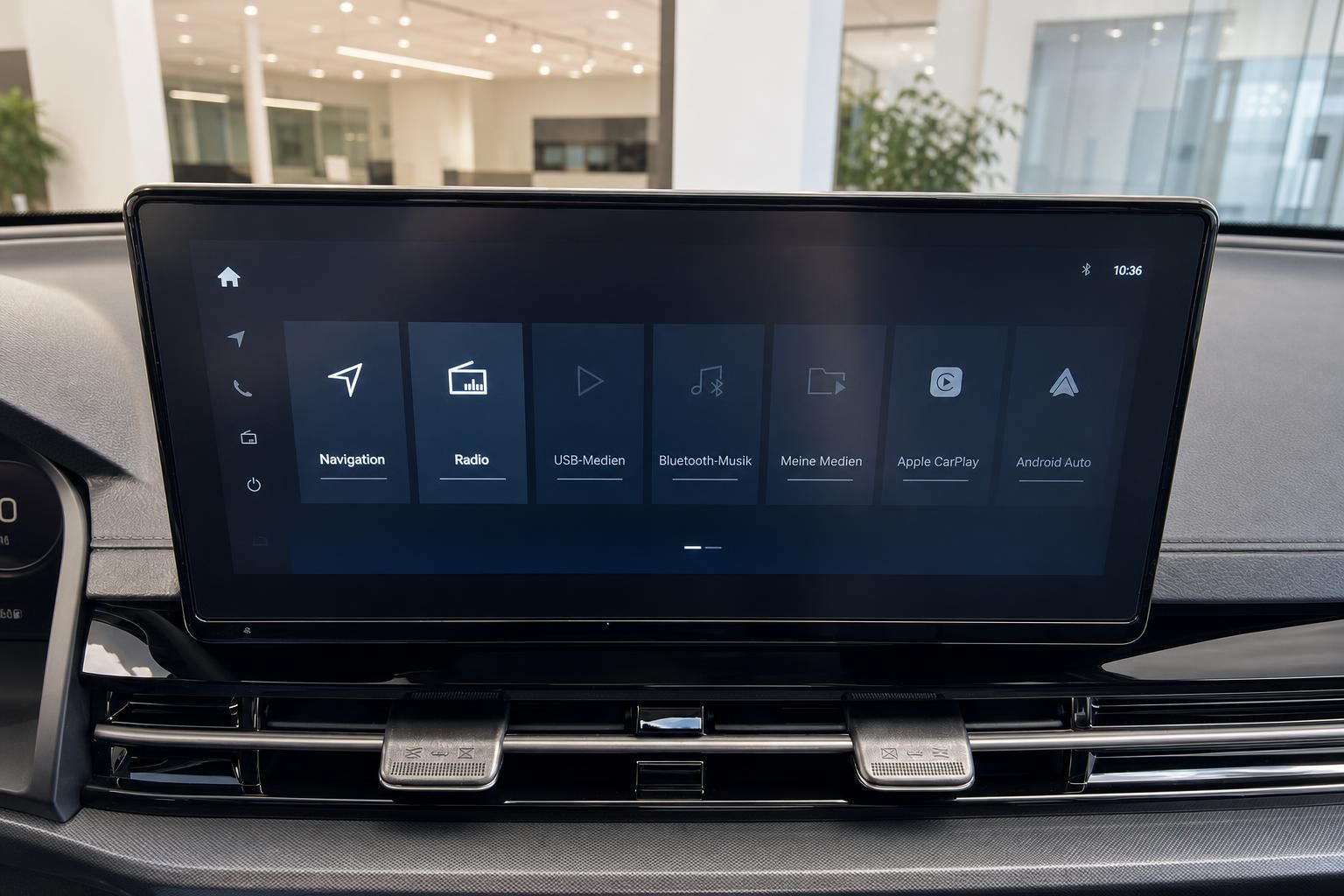 Auto Infotainment-System mit Touchscreen und Multimedia-Funktionen