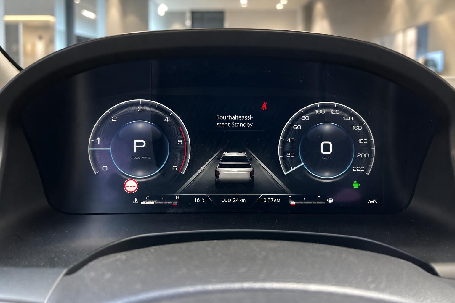 Digitales Kombiinstrument mit Spurhalteassistent Anzeige und Fahrzeugdarstellung