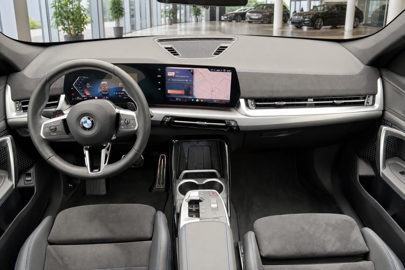 BMW Innenraum Cockpit mit Lenkrad und Navigationsdisplay