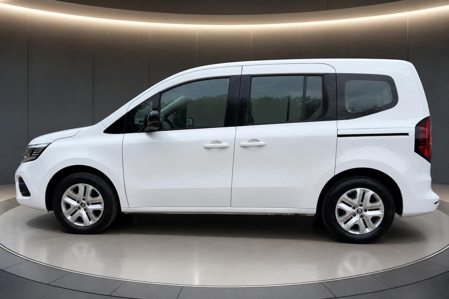 Renault Kangoo weiß Seitenansicht komplett auf Drehscheibe