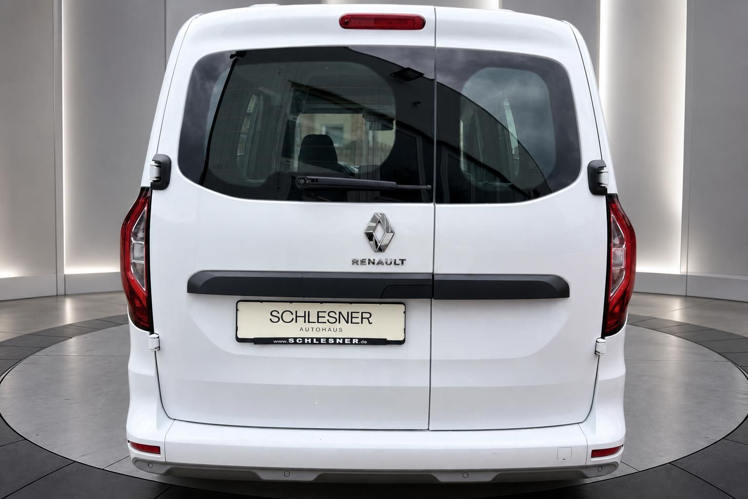Renault Kangoo weiß Heckansicht mit Rückleuchten und Kennzeichen