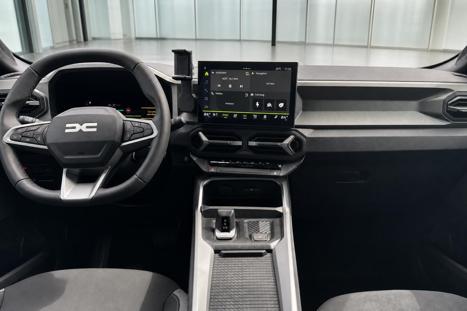 Dacia Bigster Innenraum mit digitalem Cockpit und Touchscreen-Display