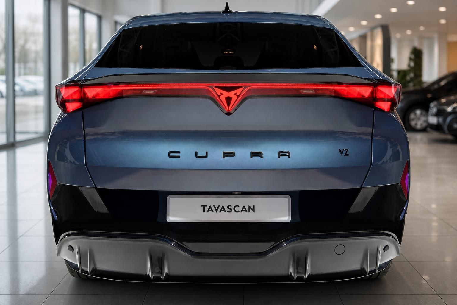 Cupra Tavascan VZ, Heckansicht mit LED-Leuchtband