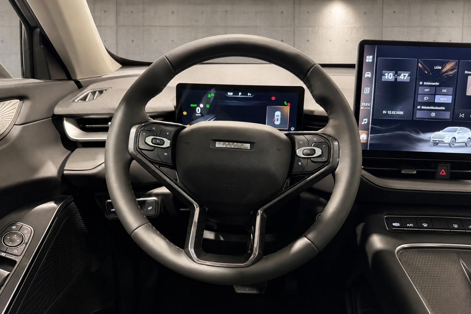 Haval Lenkrad und Infotainment-Display im modernen Fahrzeugcockpit