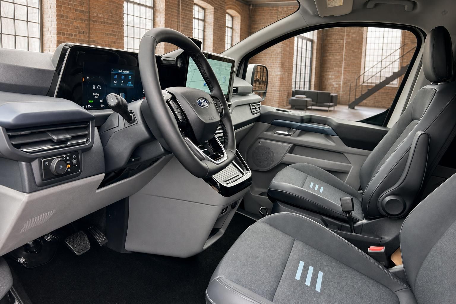 Ford Tourneo Custom Fahrersitz und Lenkrad mit SYNC-Infotainmentsystem und Mittelkonsole