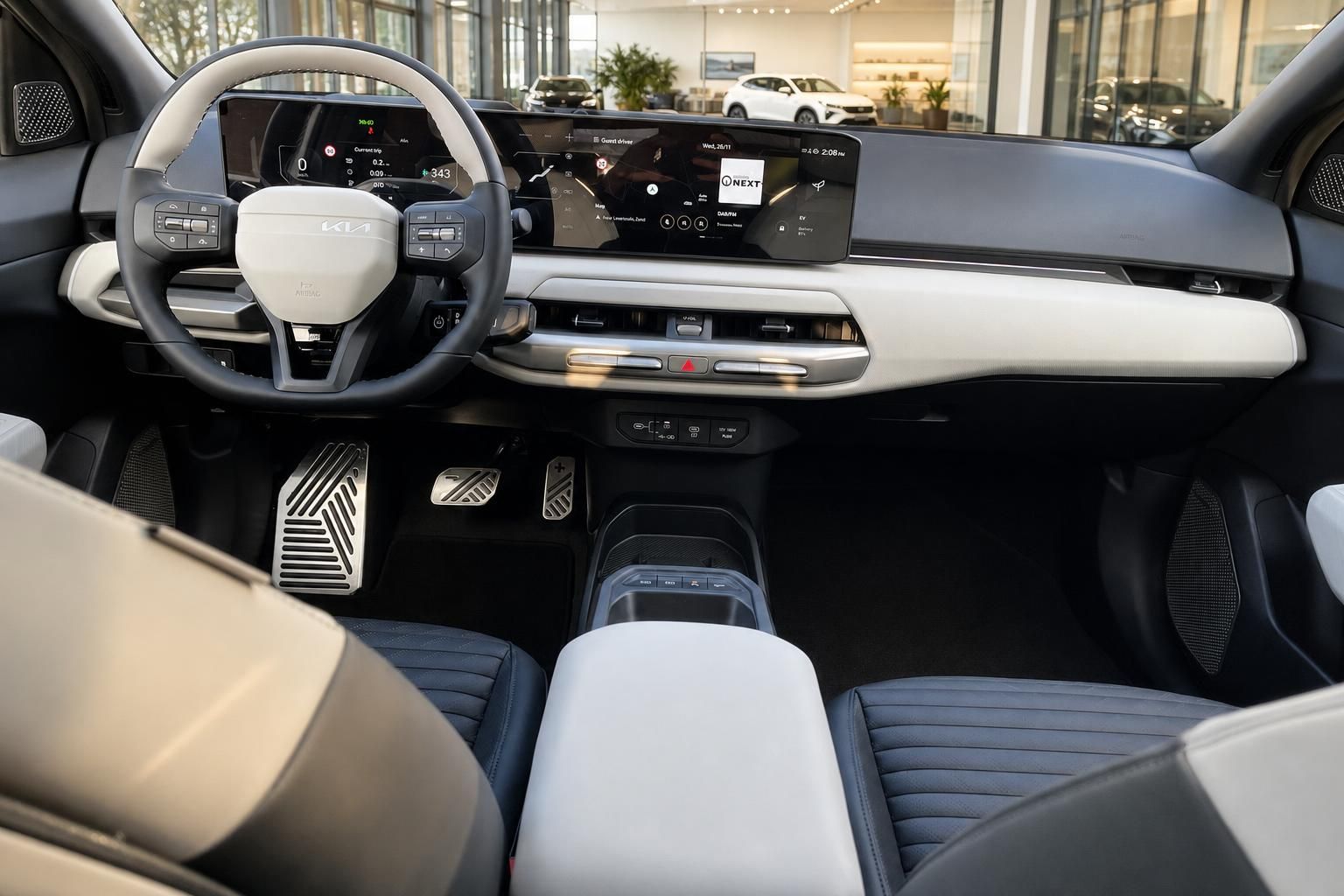 Kia Cockpit von innen: Lenkrad, Digitalanzeige und moderne Mittelkonsole