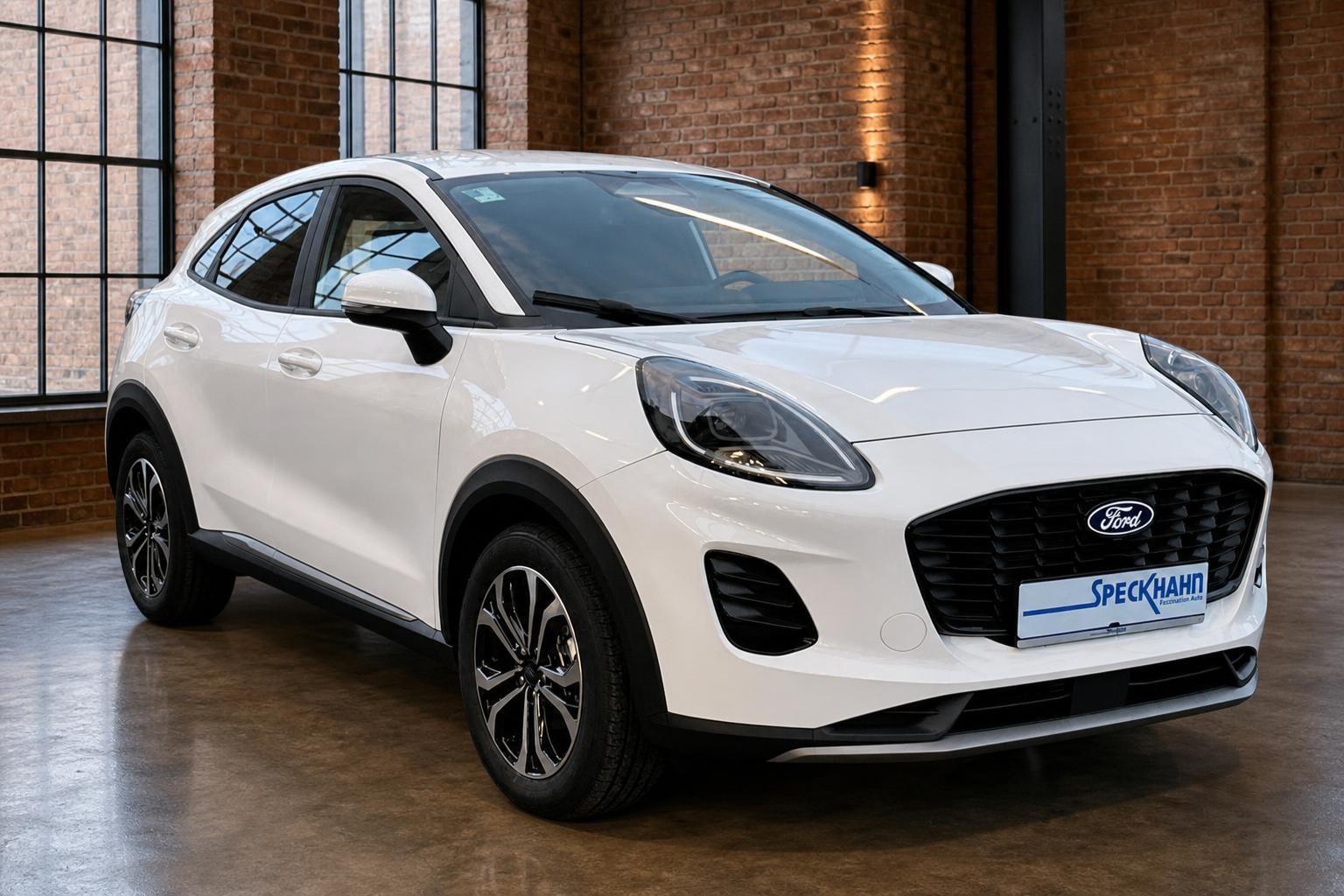 Ford Puma weiß, Frontansicht, SUV bei Autohaus Speckhahn