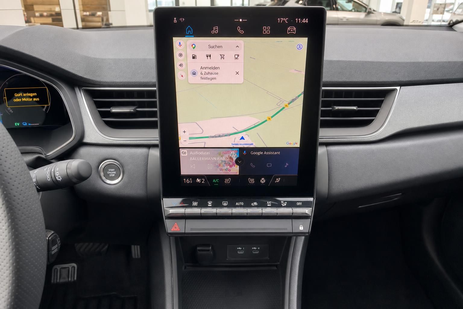 Renault Mittelkonsole mit großem Touchscreen, Android Auto, Klimabedienung und Startknopf
