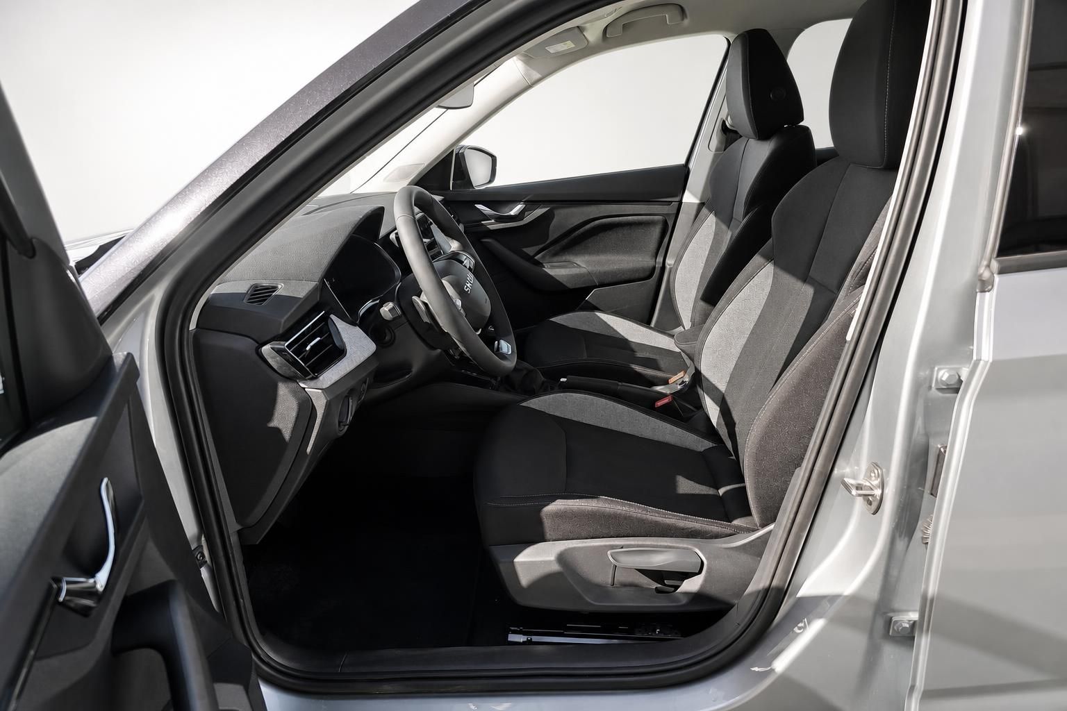 Skoda Kamiq Innenraum, Fahrersitz und Cockpit im Detail