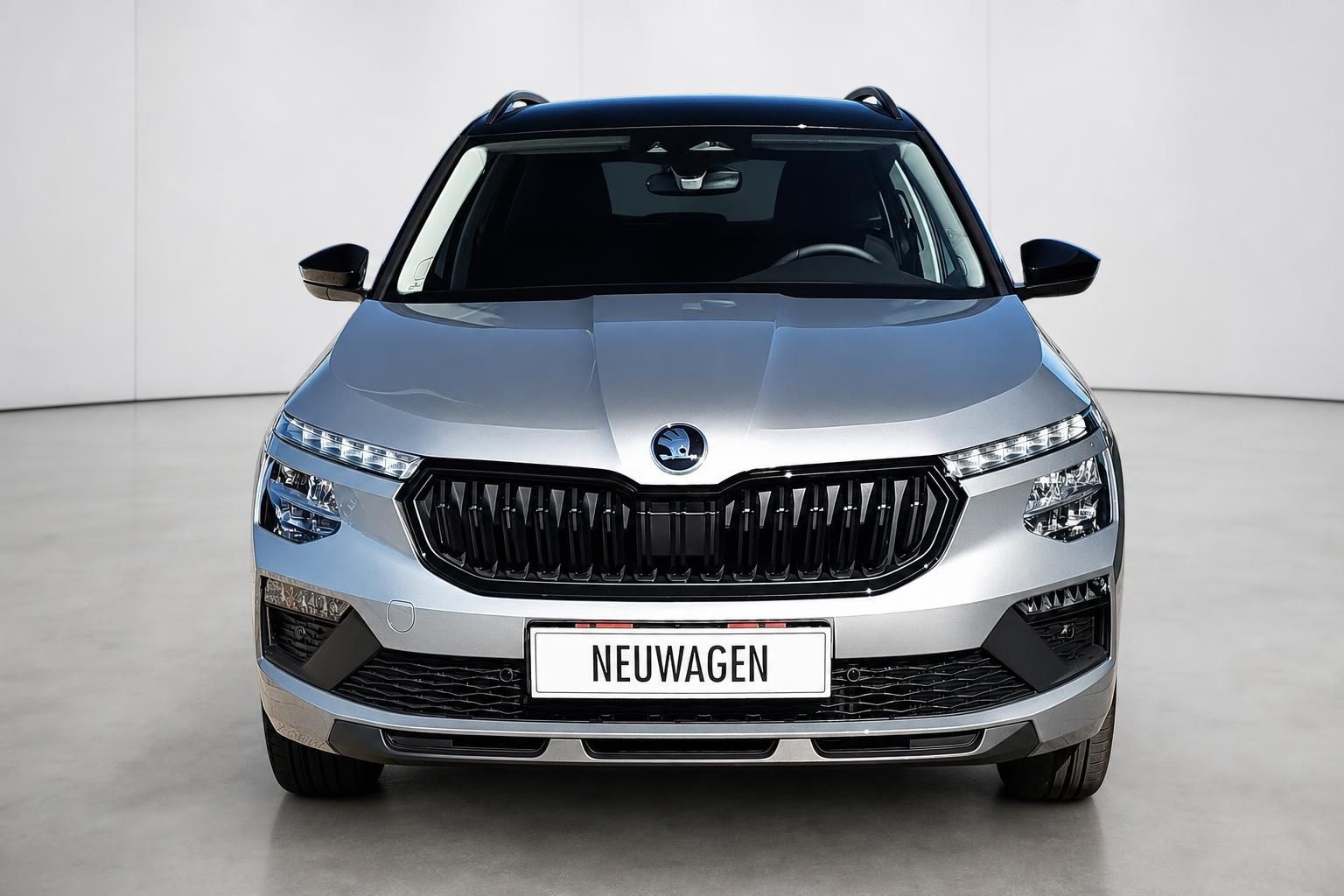 Skoda Kamiq SUV Silber, Frontansicht mit Kuehlergrill