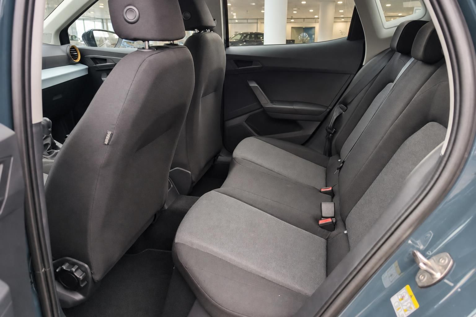 SEAT Arona Rücksitze Innenraum mit Stoffbezug und Kopfstützen