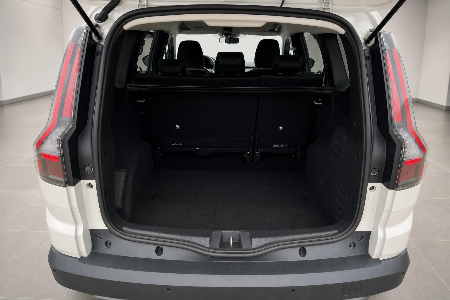 Dacia Jogger Kofferraum - Geräumiger Ladebereich mit umklappbaren Rücksitzen und praktischer Aufteilung