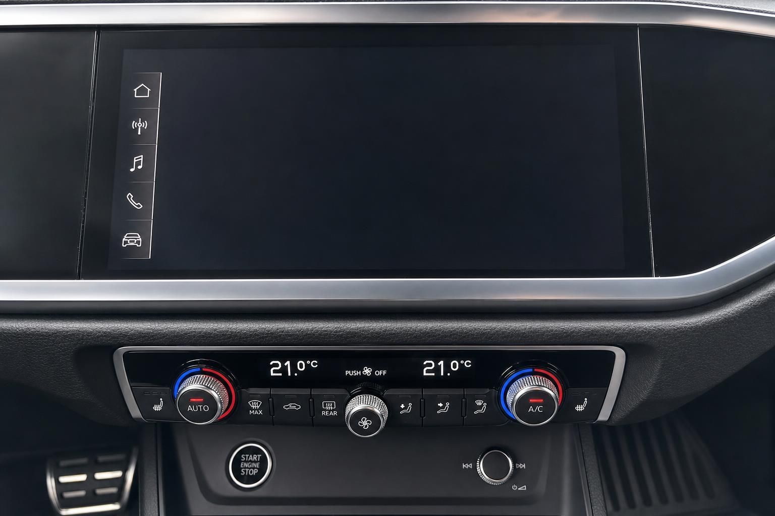 Audi Innenraum Mittelkonsole mit MMI Touchscreen und Klimaautomatik Bedienfeld