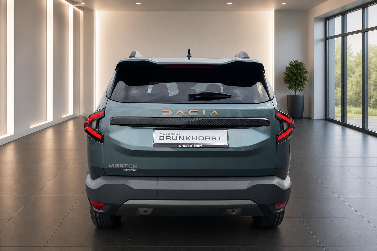Dacia Bigster Hybrid SUV Heckansicht mit LED-Rücklichtern im Autohaus