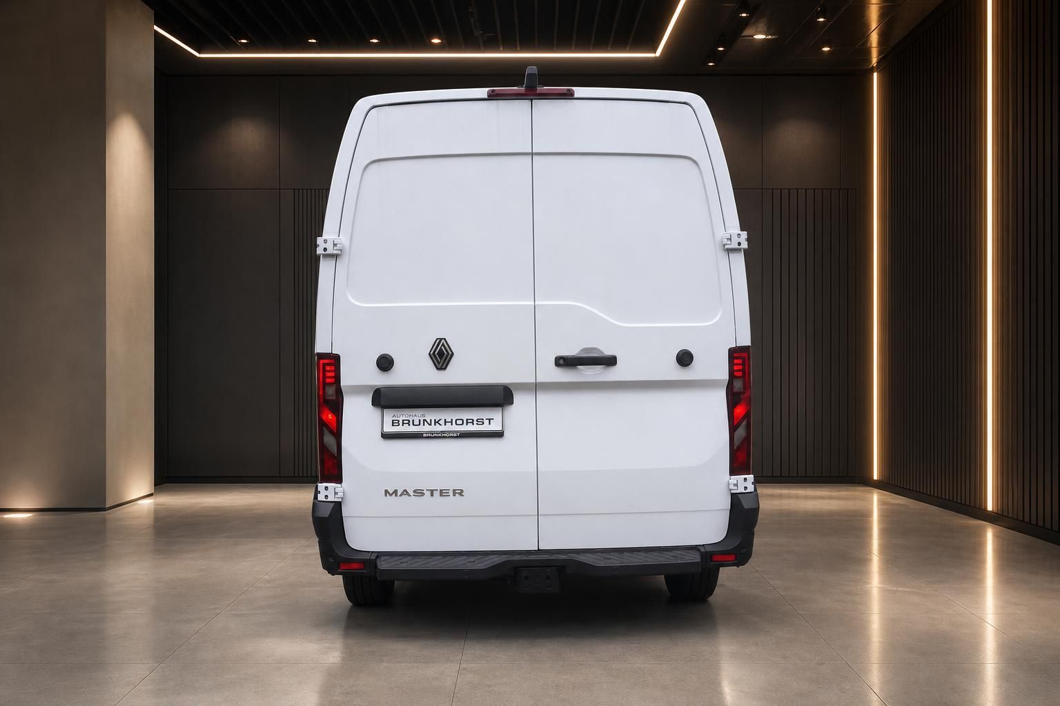 Renault Master weiß, Heckansicht mit Doppeltüren in der Ausstellung