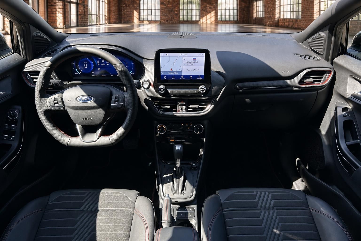 Ford Armaturenbrett mit Digitaltacho und Infotainment-Display