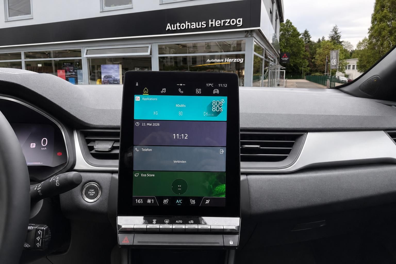 Mitsubishi ASX Infotainment-System Touchscreen mit Apps und Klimasteuerung - moderne Fahrzeugtechnik