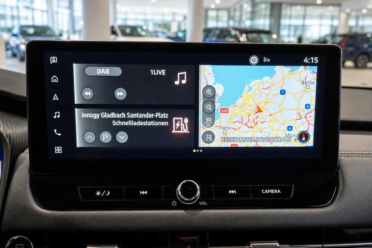 Infotainment Touchscreen mit Navigation im Mitsubishi
