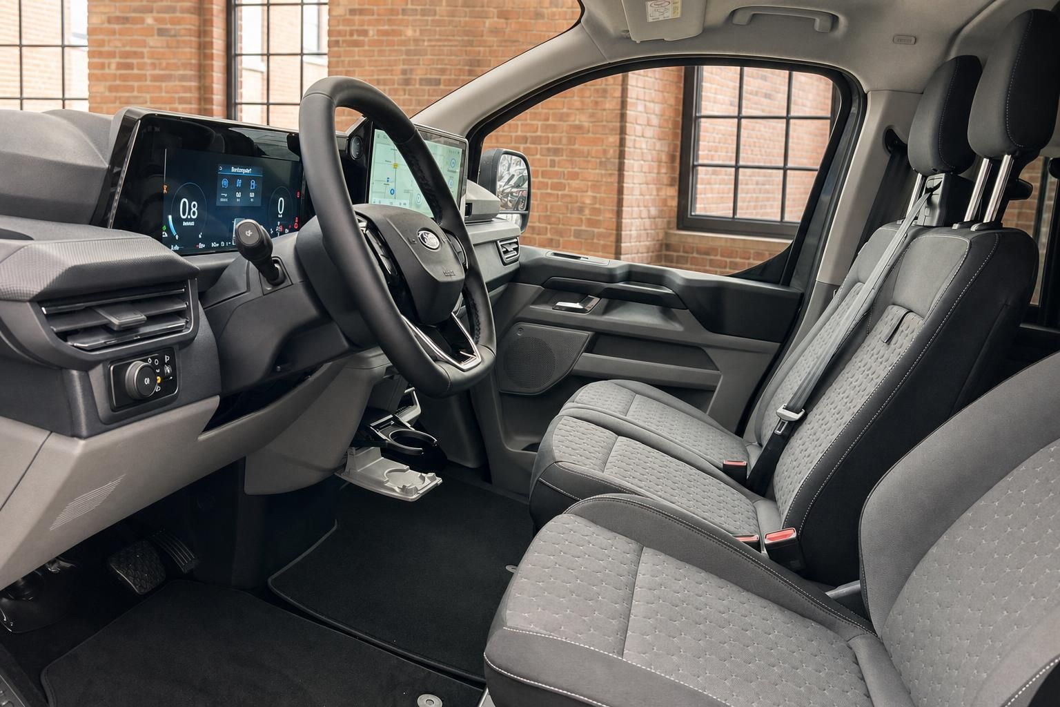 Ford Transit Custom Fahrerraum – Vordersitze, Lenkrad, Mittelkonsole und Infotainmentsystem