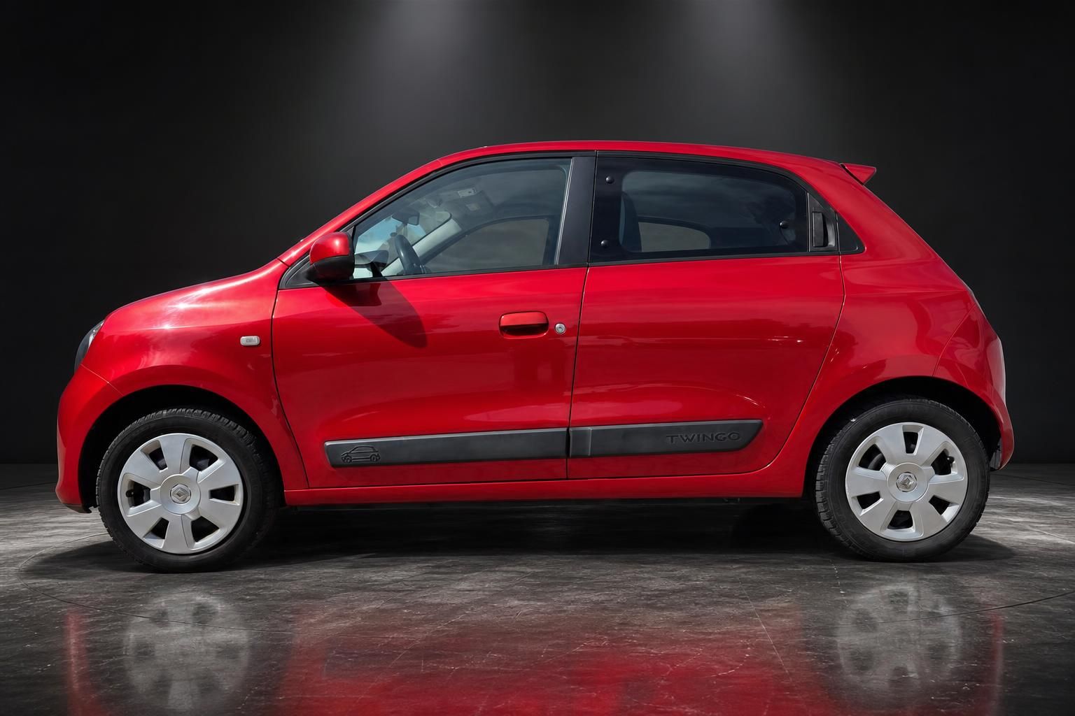 Renault Twingo rot Seitenansicht Studioaufnahme mit Alufelgen
