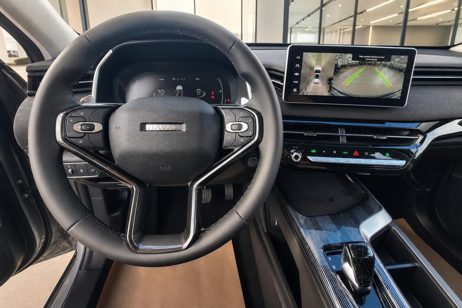 Haval Cockpit mit Lenkrad und Rückfahrkamera-Display im Detail