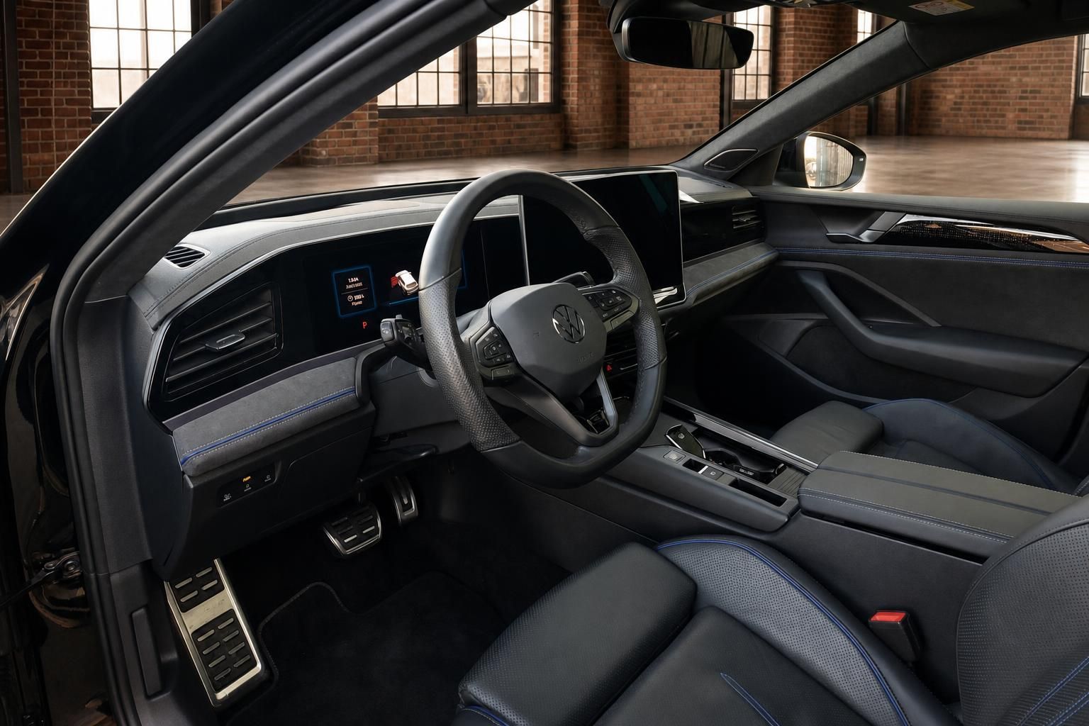 VW Innenraum Cockpit mit Lenkrad und Digitaldisplay