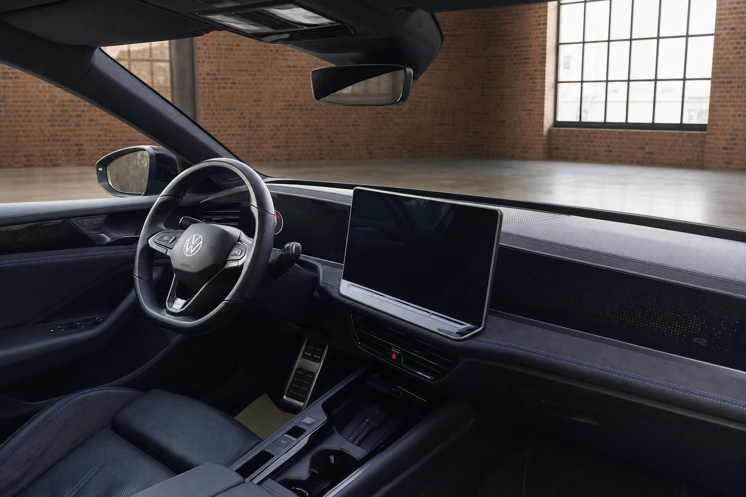 VW Cockpit mit Digitalanzeige und Lenkrad im Detail