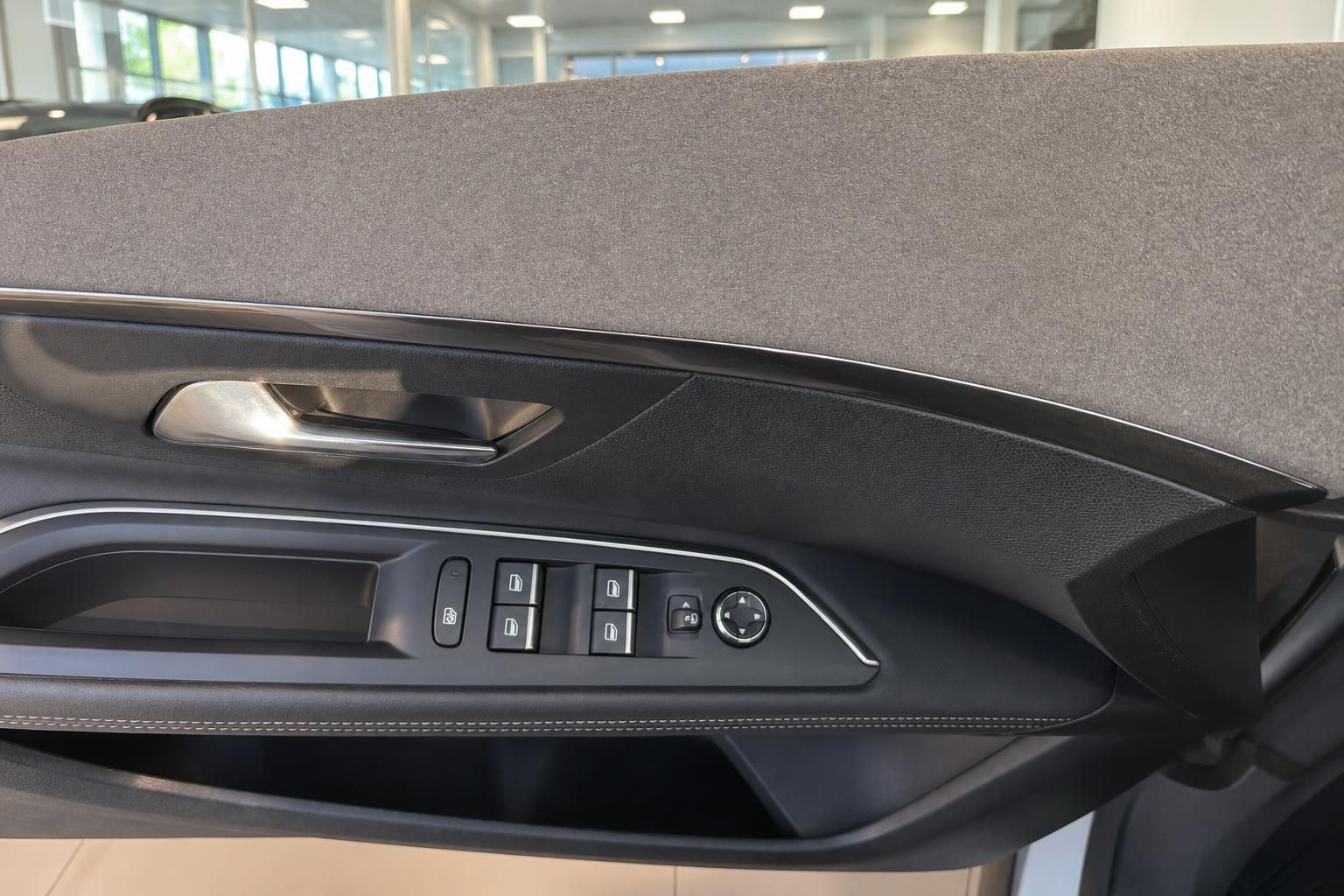 Peugeot 3008 Türverkleidung innen - Fensterheber und Bedienelemente Detail