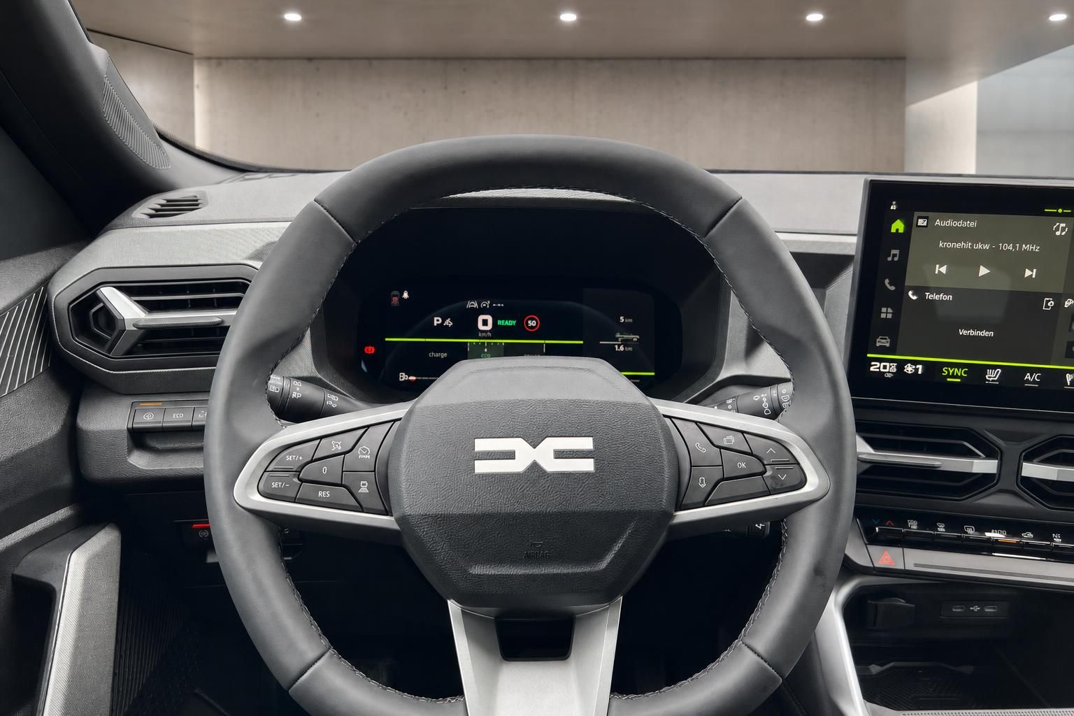 Dacia Bigster Lenkrad und Armaturenbrett - digitales Cockpit mit modernem Infotainment-System