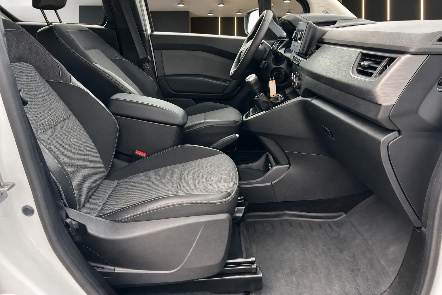 Renault Kangoo Innenraum Fahrersitz und Armaturenbrett Ansicht