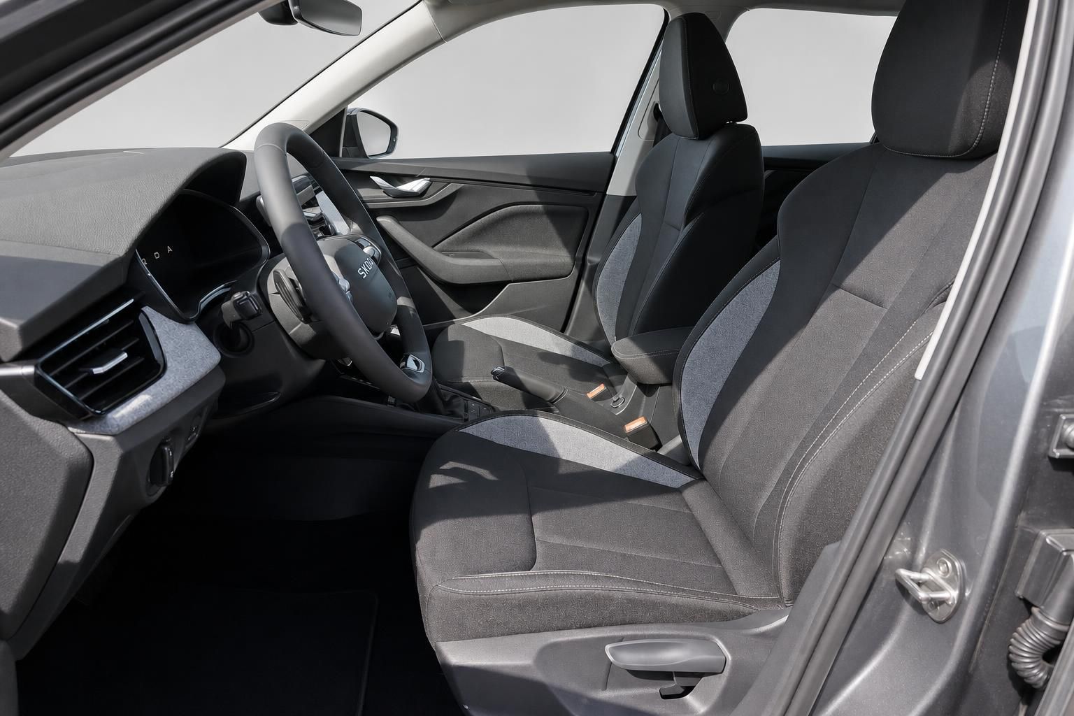 Škoda Innenraum Vordersitze und Cockpit im Detail