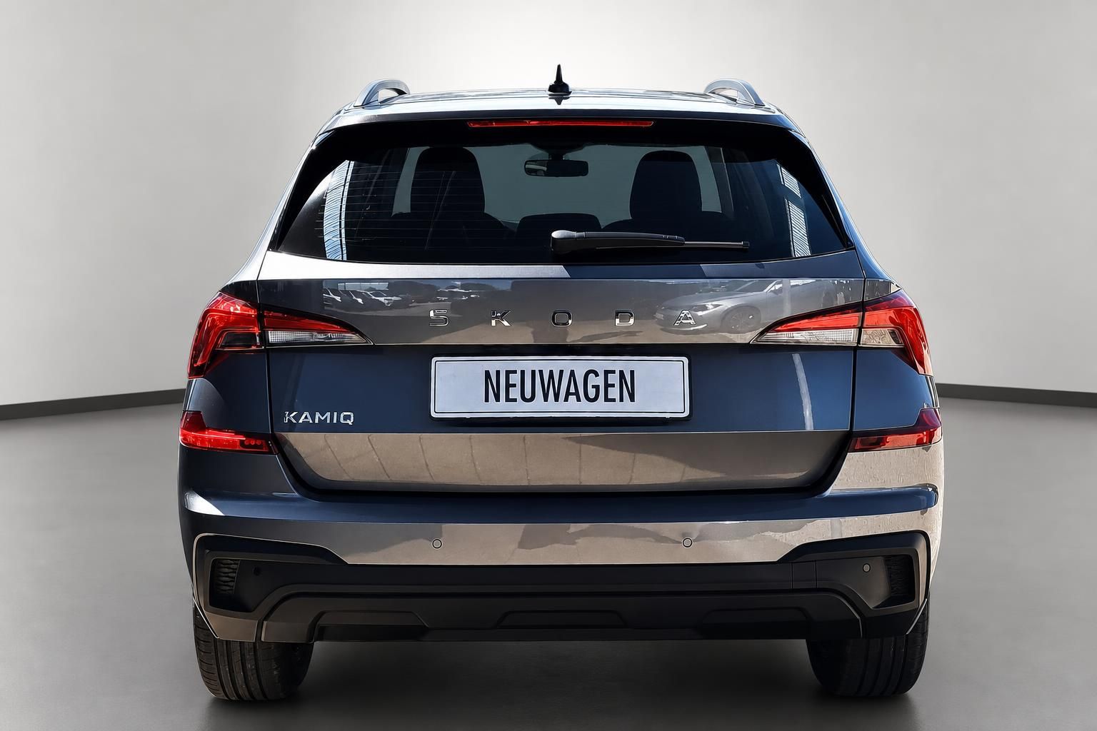 Škoda Kamiq Neuwagen Heckansicht in Blau-Grau Metallic