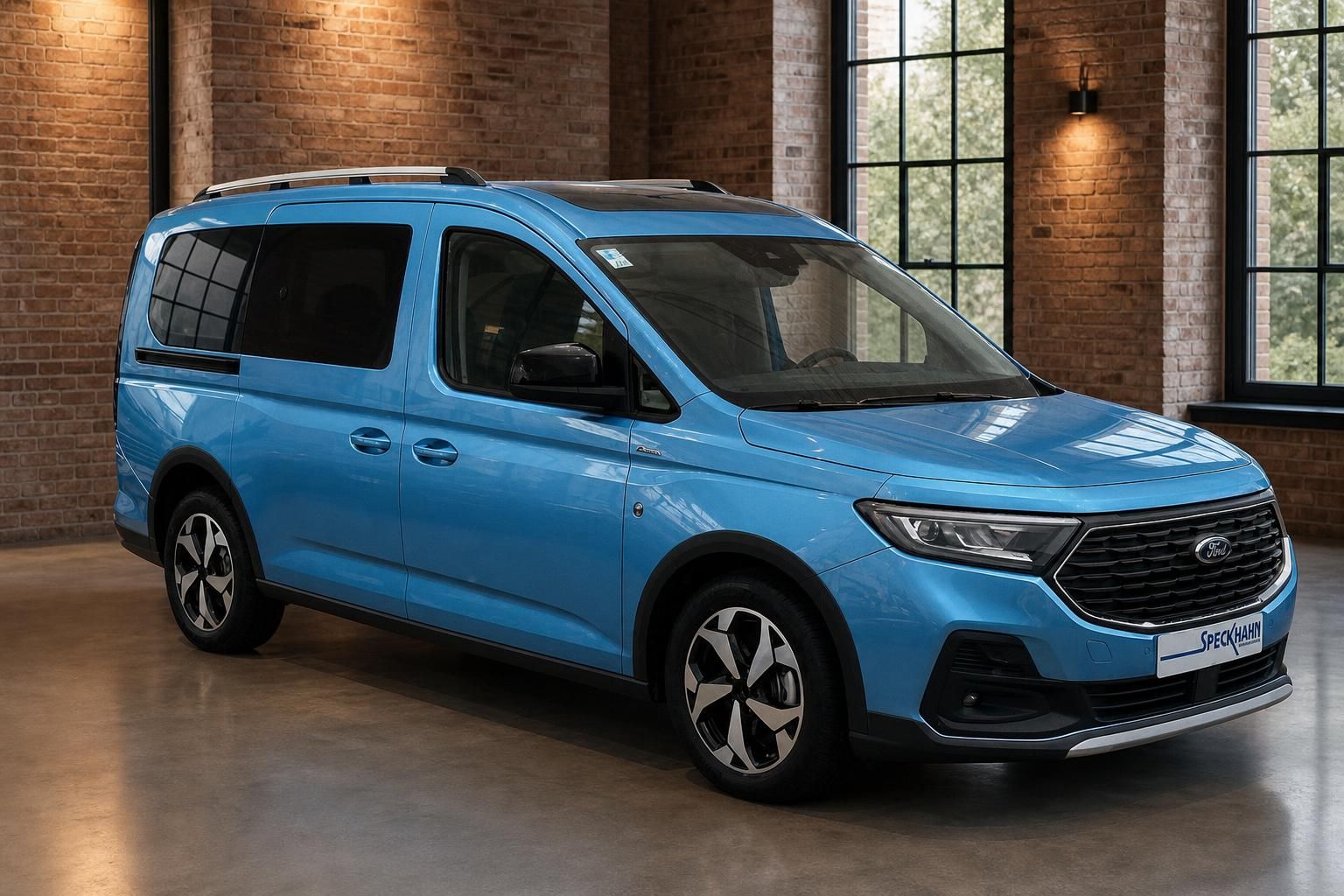 Ford Tourneo Connect Active blau – Gesamtansicht schräg von vorne links im Ausstellungsraum