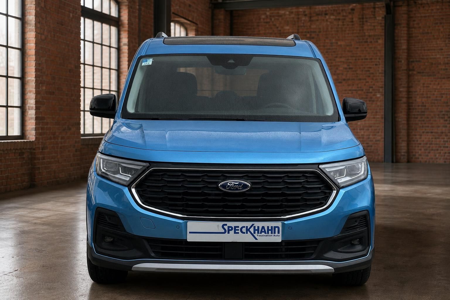 Ford Tourneo Connect blau frontale Ansicht – breiter Kühlergrill, LED-Scheinwerfer, Frontschürze