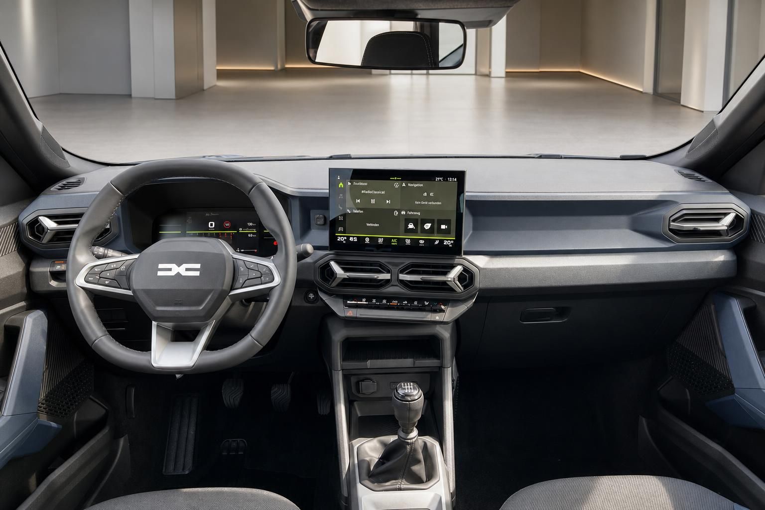 Dacia Bigster Innenraum, Armaturenbrett mit Lenkrad und Infotainment