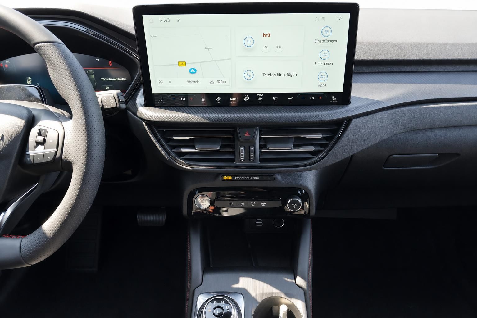 Ford Kuga Mittelkonsole mit großem Touchscreen und Navigationssystem