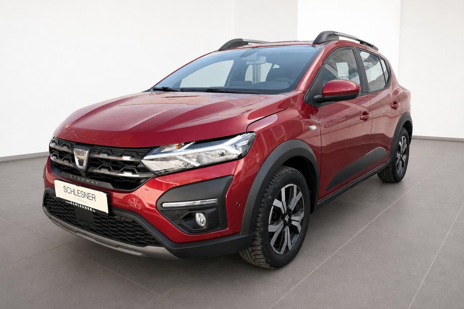 Dacia Sandero Stepway rot – Frontansicht beim Händler Schlesner