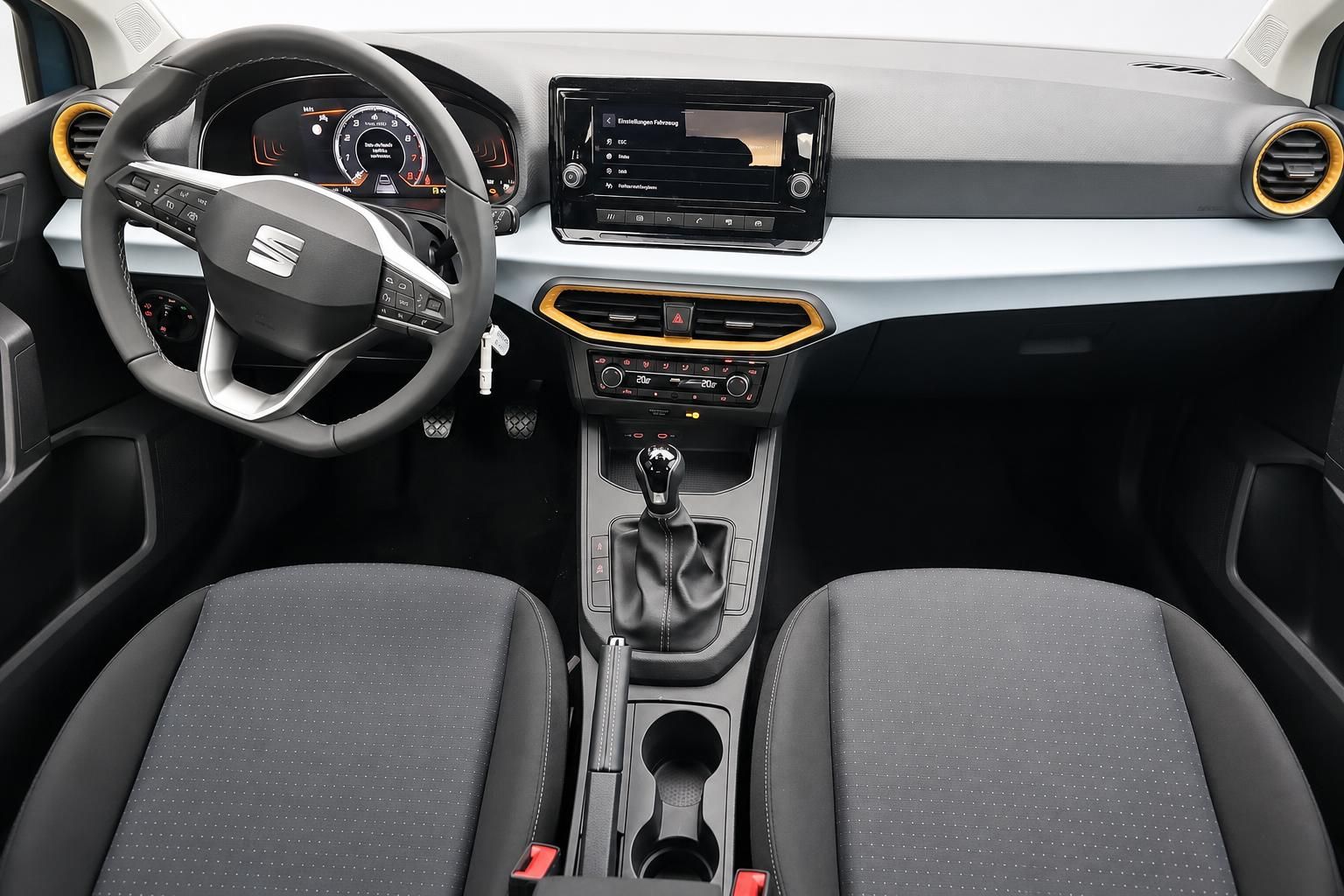 Seat Ibiza Cockpit Lenkrad und Multimedia Display