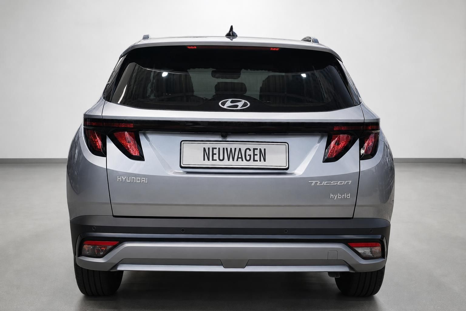 Hyundai Tucson Hybrid Neuwagen, Heckansicht in Silber
