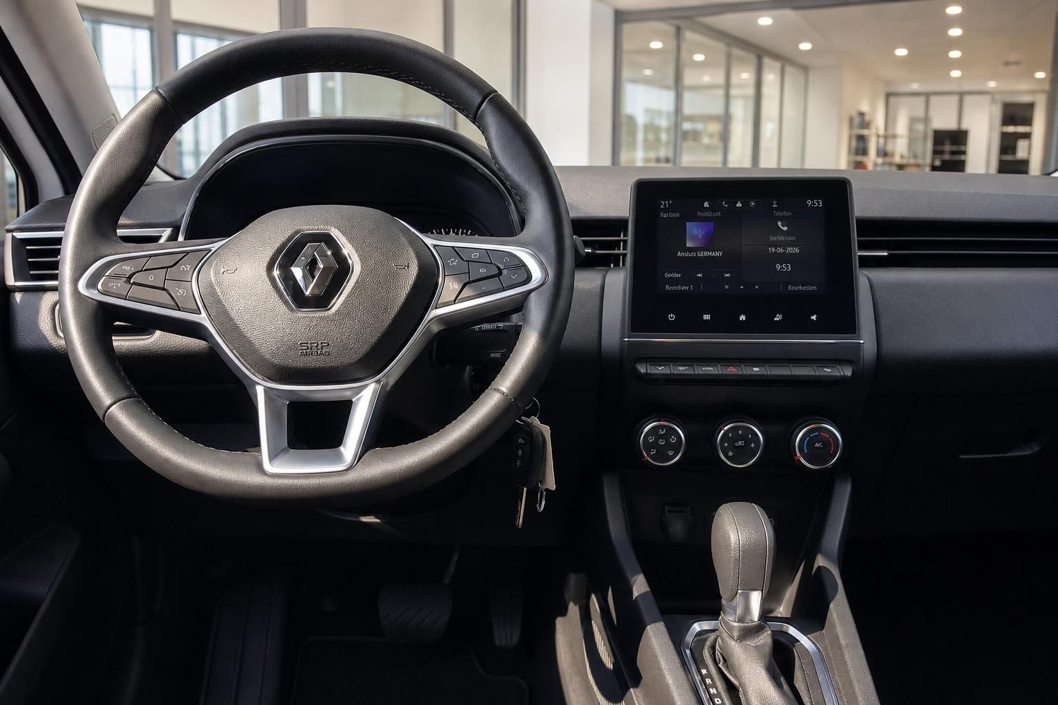 Renault Clio V Armaturenbrett mit Touchscreen Lenkrad und Automatikgetriebe