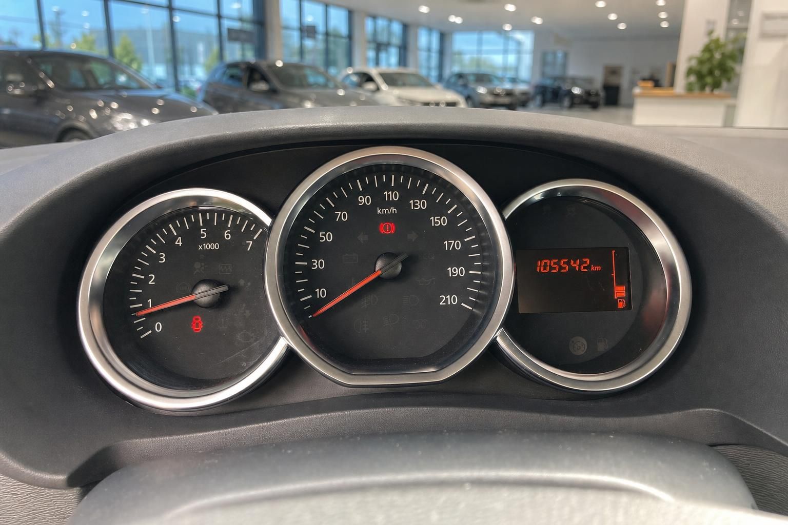 Dacia Kombiinstrument mit Tacho und Kilometerstand 105542 km
