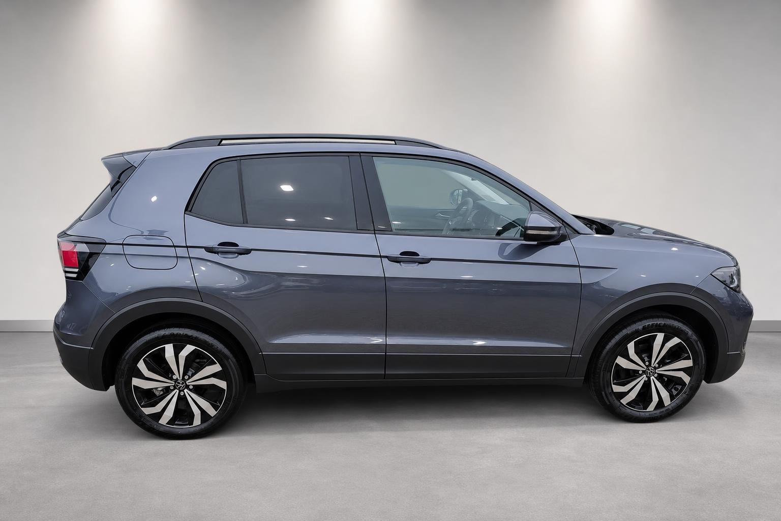 VW T-Cross grau metallic Seitenansicht Kompakt-SUV Studio