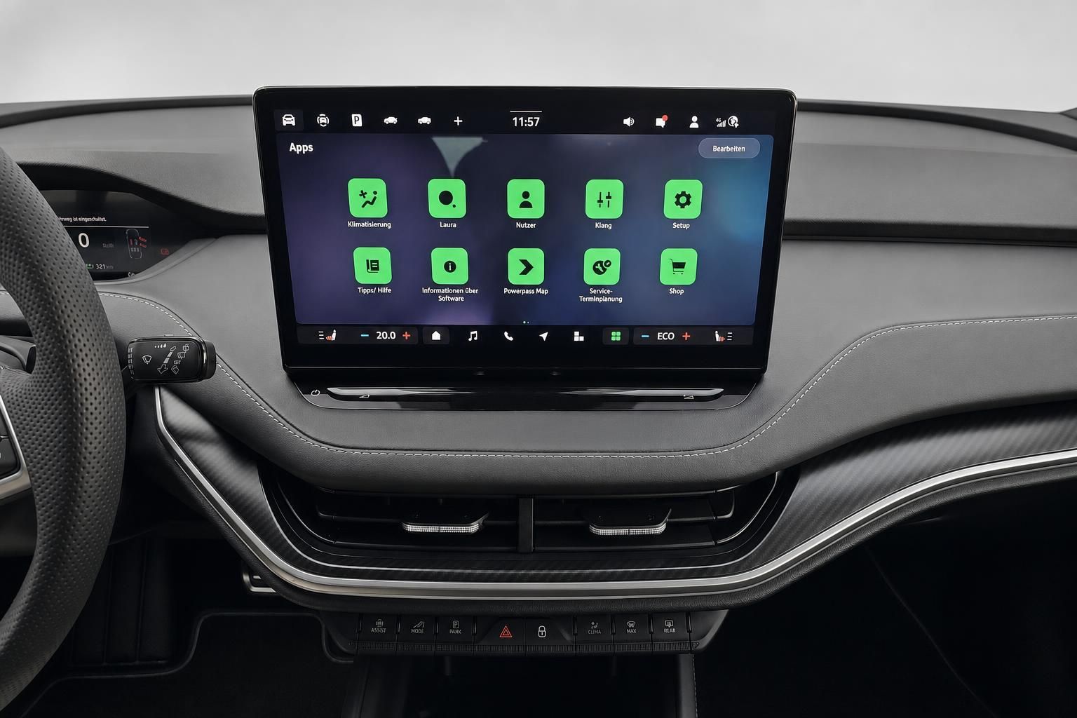 Fahrzeug Cockpit mit Touchscreen Infotainment und App-Menue