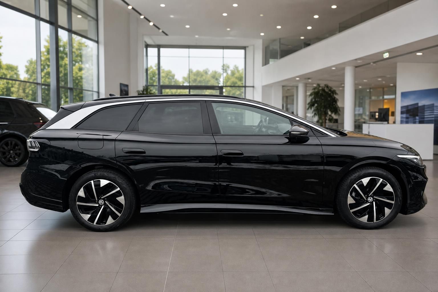 Volkswagen ID.7 Elektroauto schwarz Seitenansicht rechts mit Alufelgen